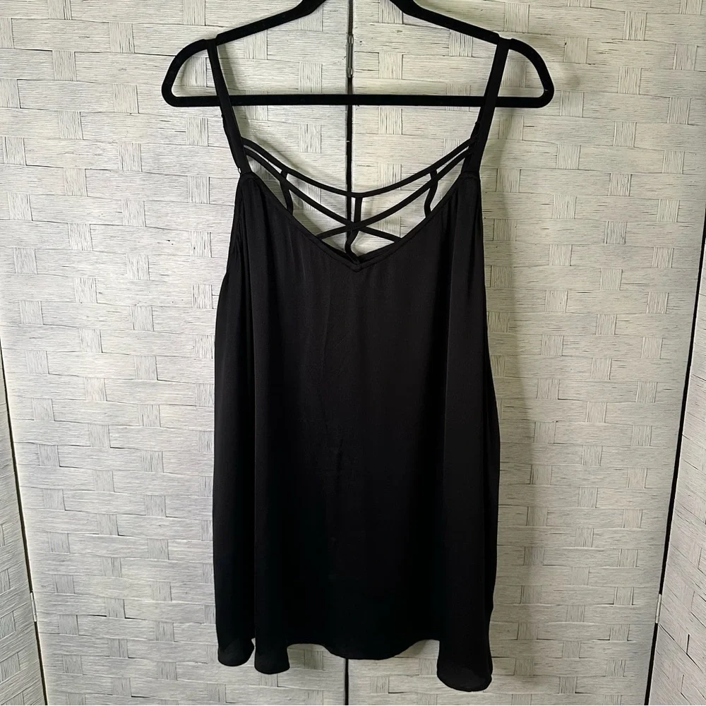 Torrid scrappy, black camisole, top adjustable straps, sexy office plus size